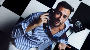 Marco Mengoni lancia “Allo Sbagliato”: il club dove gli smartphone sono vietati