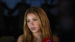 Shakira torna in Colombia dopo il terremoto: “Ogni giorno senza scuola è un giorno perso”